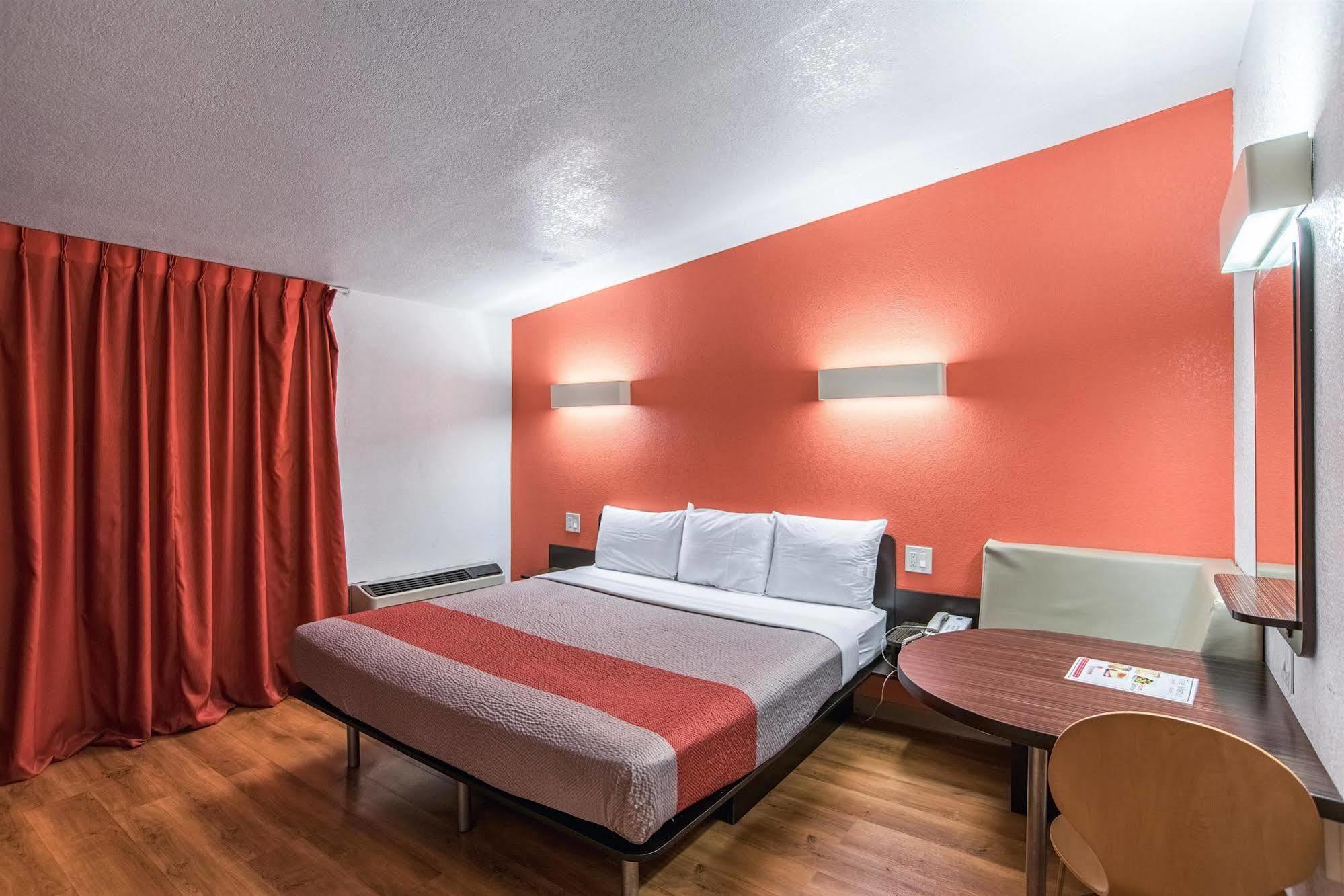 6-tucson, Az 2*